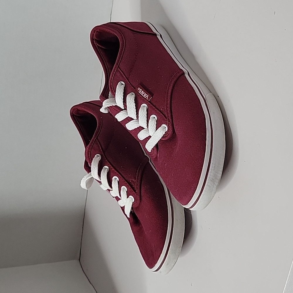 Women's Burgundy Van's lowcut Sneakers, Size 8